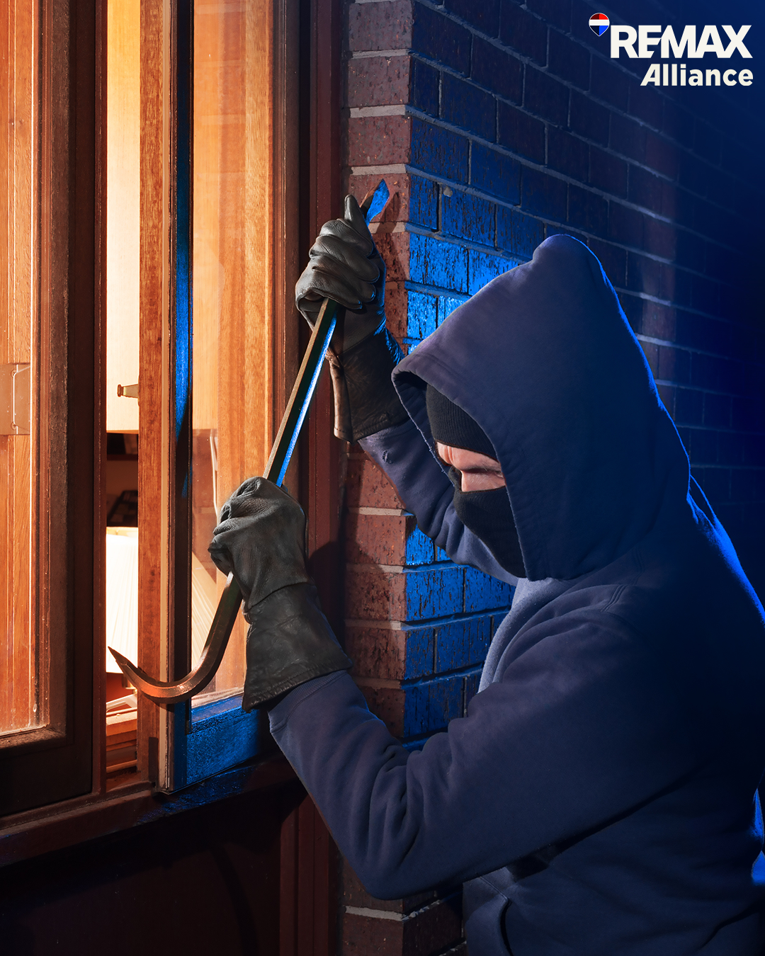 9 Ways To Burglarproof Your Home Before A Vacation